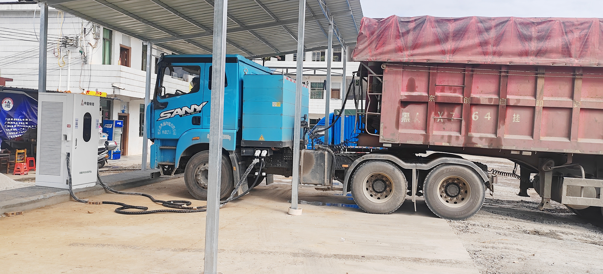 粤北再添劲能！韶关仁化粤通重卡超充站正式投运(图4)